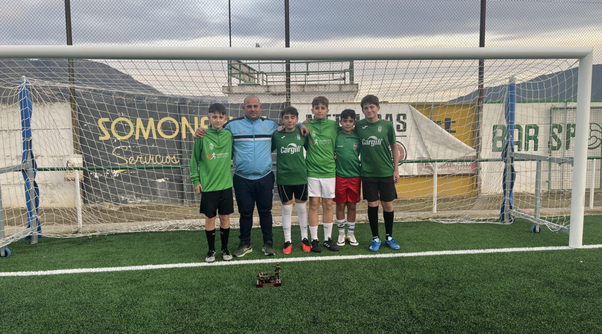 Luis Viu, entrenador de fútbol base del Mequinenza, «Premio Manuel Valles a los valores»