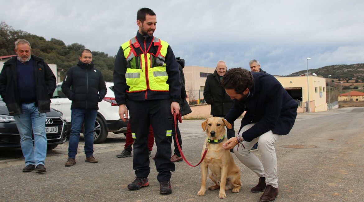 La Diputación de Huesca contará con un nuevo guía y dos perros de rescate en el servicio de bomberos